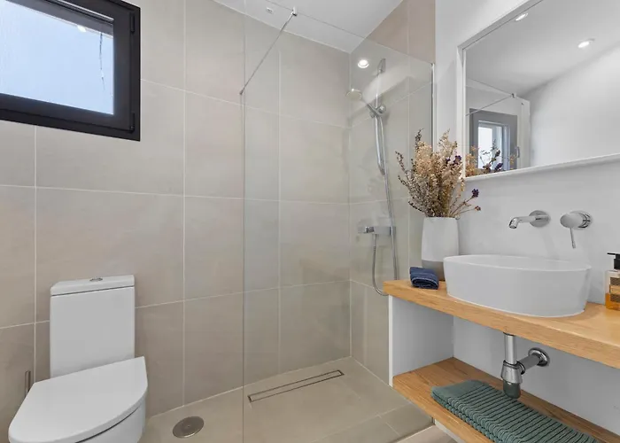 וילה Casa Marina With Pool, Garden And Terrace *