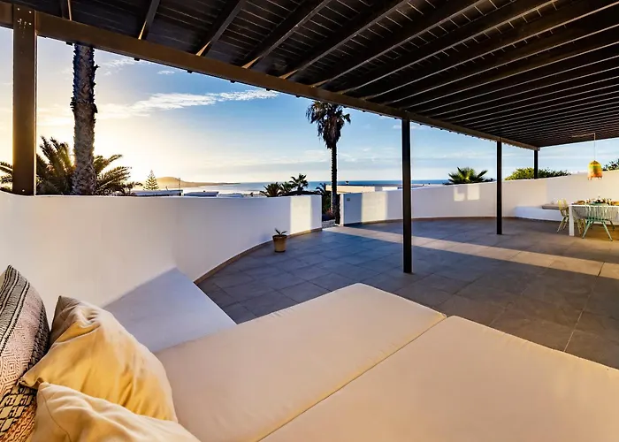 וילה Casa Marina With Pool, Garden And Terrace *