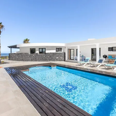 Casa Marina With Pool, Garden And Terrace * Famara