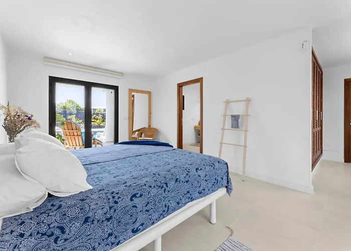 Casa Marina With Pool, Garden And Terrace Villa *